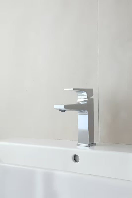 Chromo spalvos praustuvo svirtinis maišytuvas Hansgrohe Metropol su push-open dugno vožtuvu