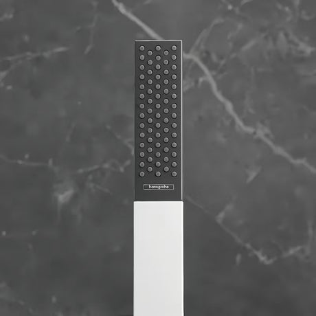 Lazdelinis rankinis dušas hansgrohe Rainfinity 100 1jet, chromo spalvos su antracito spalvos detalėmis, su PowderRain srove.