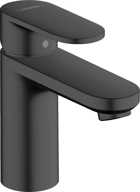 Matinės juodos spalvos praustuvo maišytuvas hansgrohe Vernis Blend 100 su svirtimi ir traukiamuoju dugno vožtuvu.