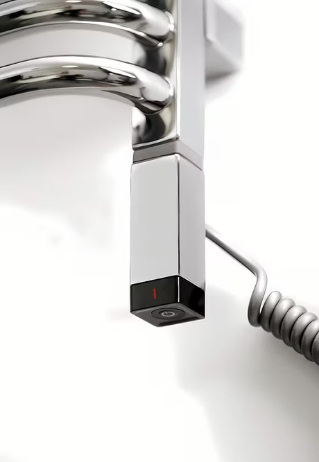 Blizgi chromuota kaitinimo elementas House Level One pro vonios kambario rankšluosčių džiovintuvas, 300 W galios.