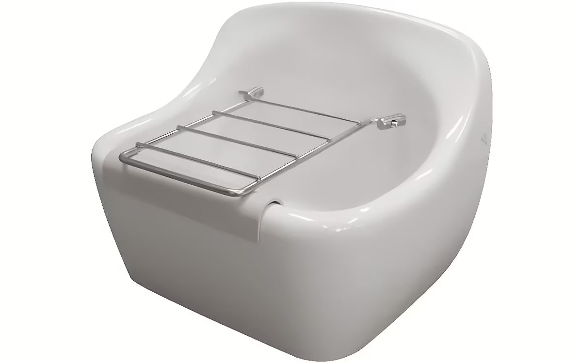 Baltas pakabinama ūkinė plautuvė Ideal Standard Duoro 45x45 cm iš sukepintos keramikos su angomis pro grotelėms