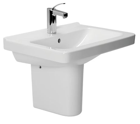 Keraminis pakabinamas praustuvas Jika Cubito baltos spalvos, stačiakampės formos, su anga pro maišytuvui per vidurį.