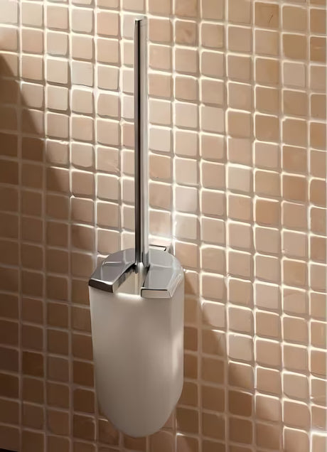 Sieninė WC šepetys Keuco Elegance chromo spalvos, nesenstančio dizaino