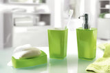 Žalia muilinė Kleine Wolke Easy kaip spalvingas vonios kambario akcentas.