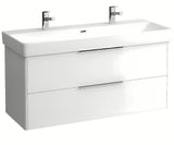 Baltas pakabinami dvigubas praustuvas Laufen Pro S 120x46 cm iš sanitarinės keramikos su dviem angomis pro maišytuvui.
