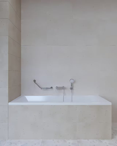 Kampiniai sieninis rankena SIKO Multi Chrome iš nerūdijančio plieno su integruota muiline pro saugesniam judėjimui vonios kambaryje.