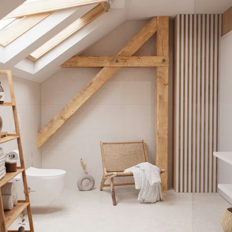 Stovintis lentyna Naturel Home riešuto dekoro, iš medžio masyvo, su matiniu paviršiumi