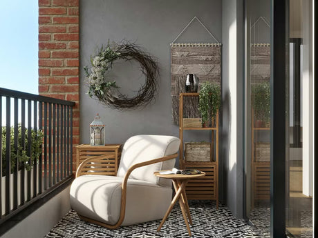 Stovintis lentyna Naturel Home riešuto dekoro, iš medžio masyvo, su matiniu paviršiumi.
