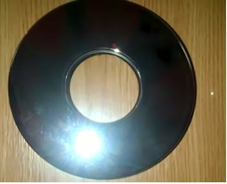 Apvali rozetė Optima Sofie skirta 101, kurios skersmuo apie 11,5 cm, o vidinės angos skersmuo apie 4,5 cm.