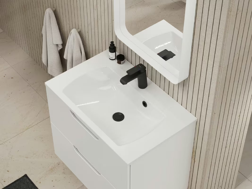 Baltas baldinis praustuvas Ravak Classic Slim 600 iš lieto marmuro su persipylimu