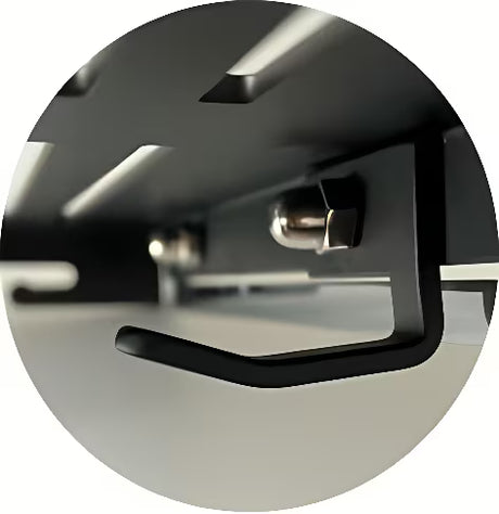 Kampinė lentyna Ravak Slim C satin/chromo apdailos su perforuotu paviršiumi ir apatiniais kabliukais
