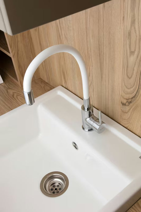 S-Line svirtinis virtuvinis maišytuvas balta/chrom su silikoniniu lanksčiu laikikliu