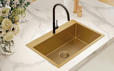 Virtuvinė vieno dubens plautuvė SAT Aurum, gold apdaila, iš šlifuoto nerūdijančio plieno, pro montavimas ant stalviršio .