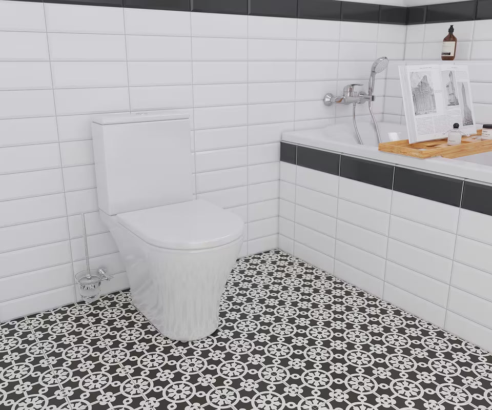 Sieninė WC šepetys SAT Cube Way chromo spalvos, suapvalinto dizaino, pro moderniam vonios kambariui.