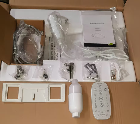 Baltas bidė dangtis SAT su nuotoliniu valdymu, šildymu ir šilto oro džiovinimo funkcija.