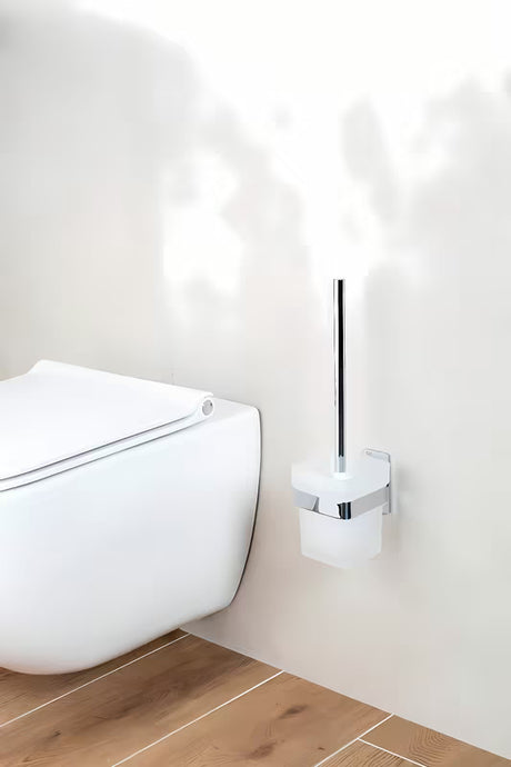 Chromo spalvos nerūdijančio plieno WC šepetys SAT pro, klijuojamas, be gręžimo
