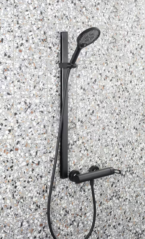 Dušo stovas SAT sieninis, juodos matinės spalvos, su slankiojančiu ir pakreipiamu laikikliu dušai