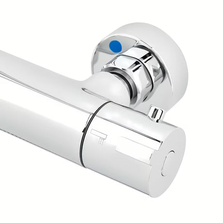 Dušo sistema SAT Chrome su termostatiniu maišytuvu, su 25 cm viršutiniu dušu ir rankiniu dušeliu su trimis srovėmis.