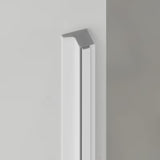 Dušo durys SAT Tgd New 90 cm nišai, matinės baltos spalvos, su skaidriu stiklu ir varstomu atidarymu.