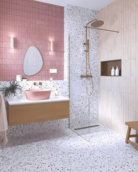 Walk-in dušo sienelė SAT Walk-in 130 cm su skaidriu stiklu ir blizgiu auksinės spalvos profiliu