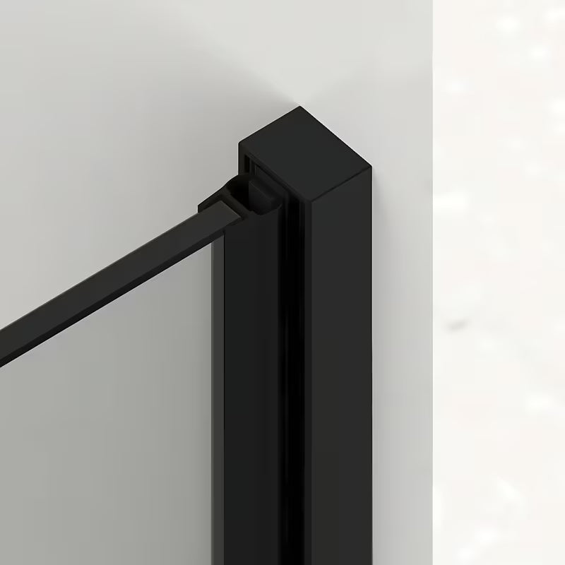 Dušo durys nišai SAT Xmotion 140 cm, juodos spalvos, su skaidriu stiklu ir slankiojančiu atidarymu.