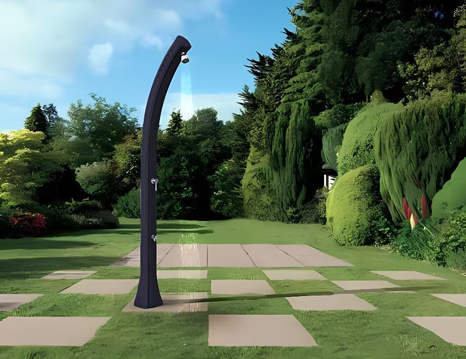 Antracito spalvos lauko saulės dušas SAT su pasukama viršutine dušo galva ir vienos svirties maišytuvu