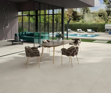 Antracito spalvos sodo saulės dušas SAT su pasukama viršutine dušo galva ir apatiniu vandens išleidimu pro kojoms nuskalauti