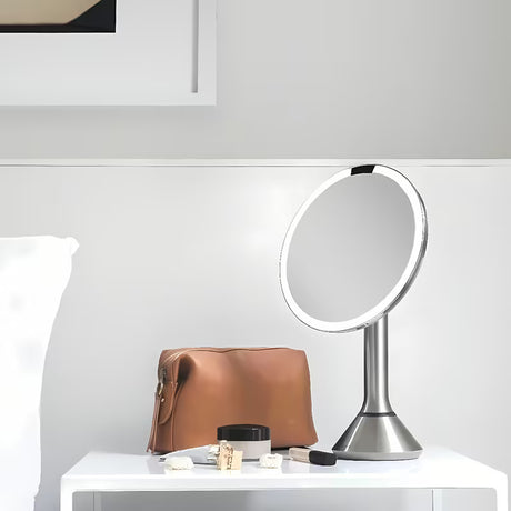 Kosmetinis veidrodėlis Simplehuman Dual Touch iš šlifuoto nerūdijančiojo plieno su Tru-lux LED apšvietimu ir 5x didinimu.