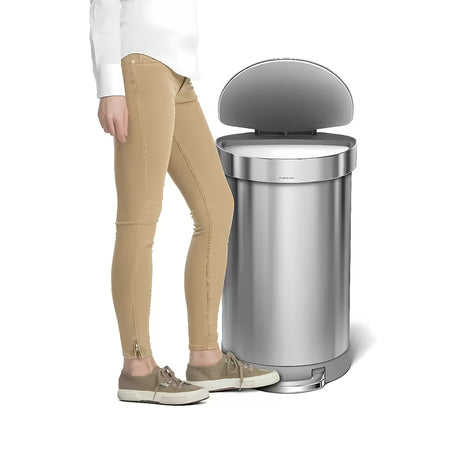Šiukšliųdėžė  Simplehuman Pedal bin iš šlifuoto nerūdijančiojo plieno su pedaliniu atidarymu