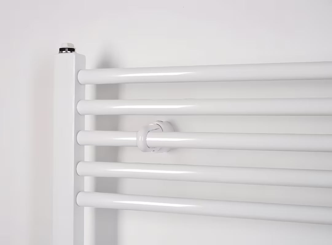 Baltas kombinuotas vamzdinis rankšluosčių džiovintuvas Thermal Trend KD 132x45 cm, tinkamas vonios kambariui