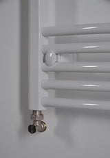 Baltas kombinuotas vamzdinis rankšluosčių džiovintuvas Thermal Trend KDO 45x132 cm vonios kambariui