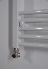 Baltas kombinuotas vamzdinis rankšluosčių džiovintuvas Thermal Trend KDO 45x185 cm vonios kambariui.
