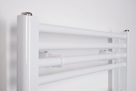 Baltas tiesus elektrinis vamzdinis rankšluosčių džiovintuvas Thermal Trend KE 450x1320 mm su 400 W kaitinimo elementu