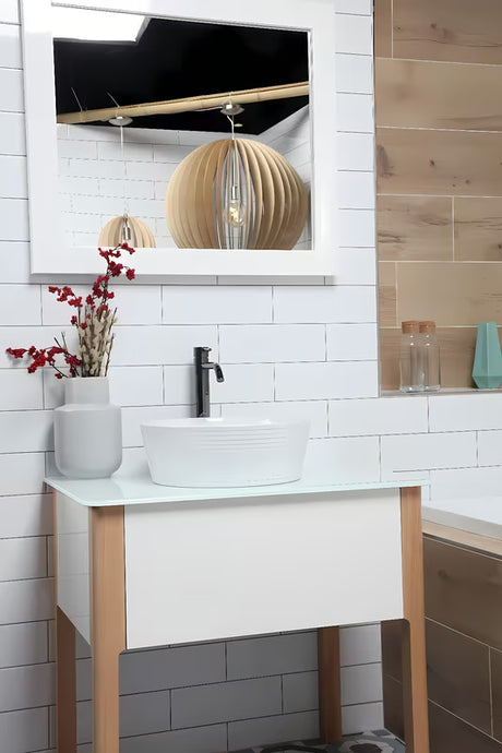 Balta pastatomas ant stalviršio praustuvas Triomini Slim 40x40 cm iš plonasienės keramikos, su lengvai banguotais kraštais