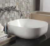 Baltas pastatomas ant stalviršio praustuvas Triomini Slim iš plonos keramikos, be perpylimo apdaila.