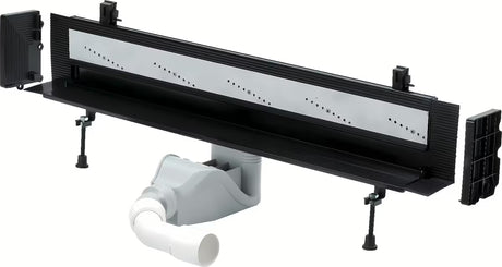 Juodas dušo latakas Viega Advantix Vario su siauru nutekėjimo plyšiu ir reguliuojamu 30–120 cm ilgiu.