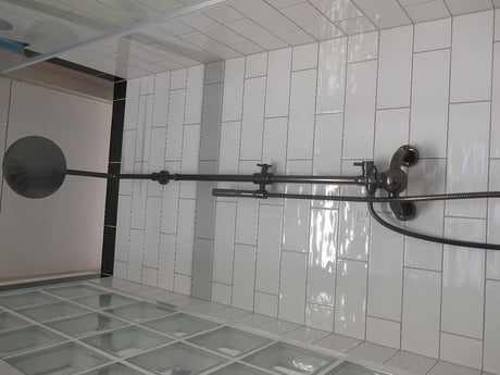 Dušo sistema WF Industrial alyva sendintos bronzos apdailos, su 20 cm viršutiniu dušu